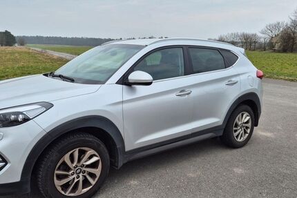 Hyundai TUCSON 119.500 km 12.900 € Pressel 04849