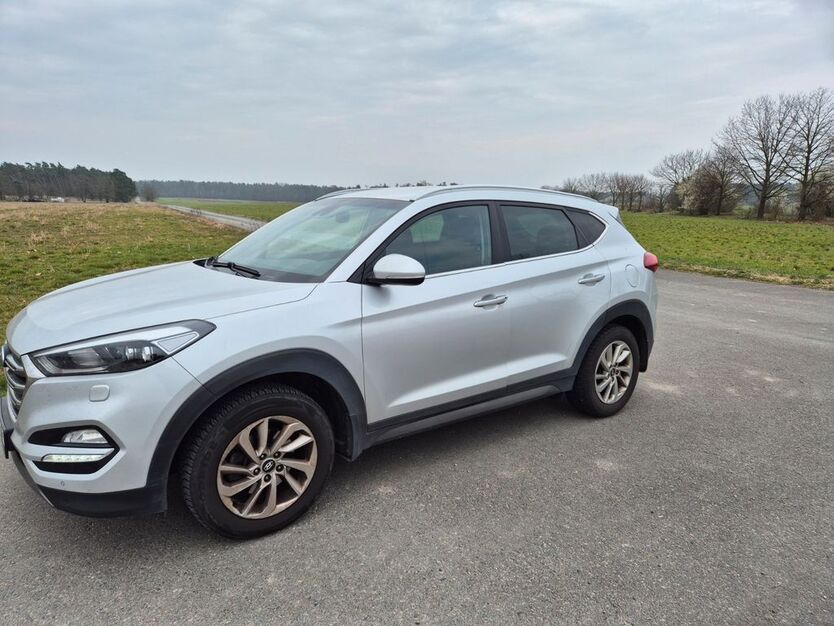 Hyundai TUCSON 119.500 km 12.900 € Pressel 04849
