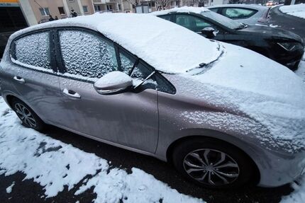 Peugeot 208 93.174 km 4.500 &euro; leipzig 04357