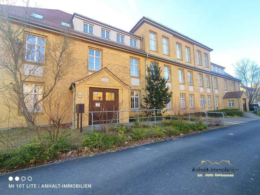 Wohnung zum Kaufen in Bitterfeld-Wolfen OT Wolfen 74.000 € 66.9 m² 2 zimmer