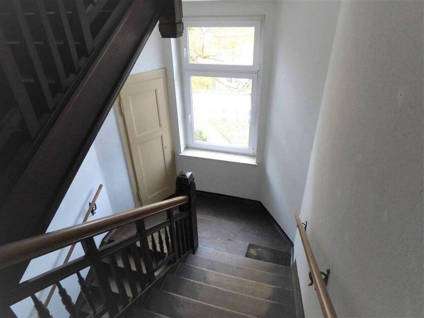 Leutzsch - Schöne 3 Zi.- Whg., Gäste WC, Loggia, frisch saniert!