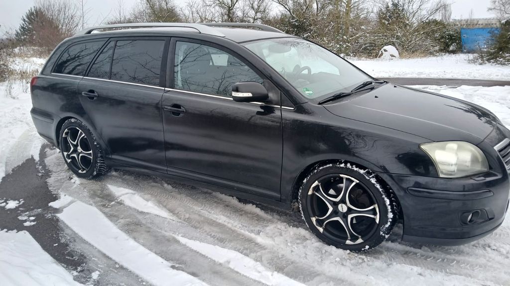 Toyota Avensis 203.000 km 1.900 &euro; Roitzsch 06809