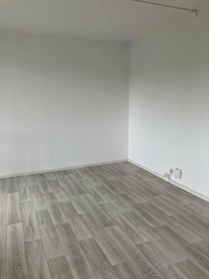 3 Zimmerwohnung im 1. OG mit Balkon zimmer