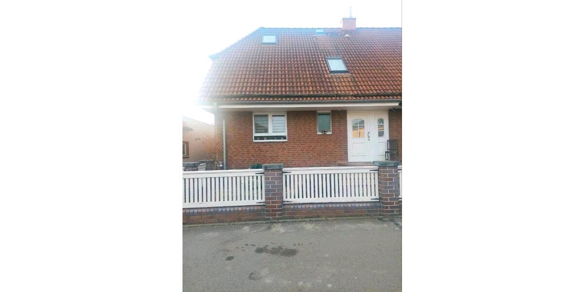 Doppelhaushälfte Pegau - 4 Zimmer, 111 m&sup2;, 325.000&euro; | Angebot:26106657