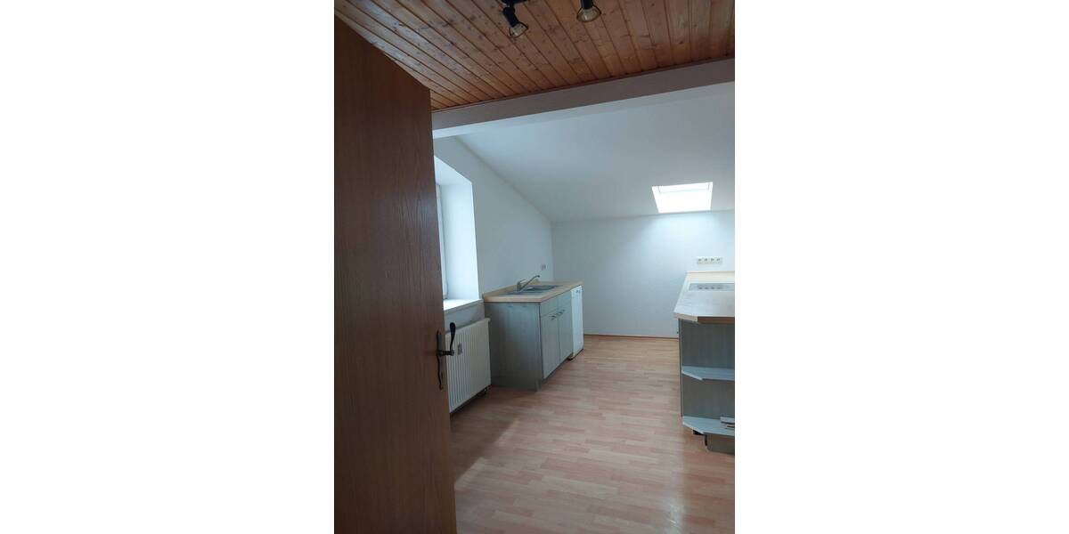 Etagenwohnung Bad Dürrenberg Goddula - 2 Zimmer, 86 m&sup2;, 387&euro; | Angebot:25771957