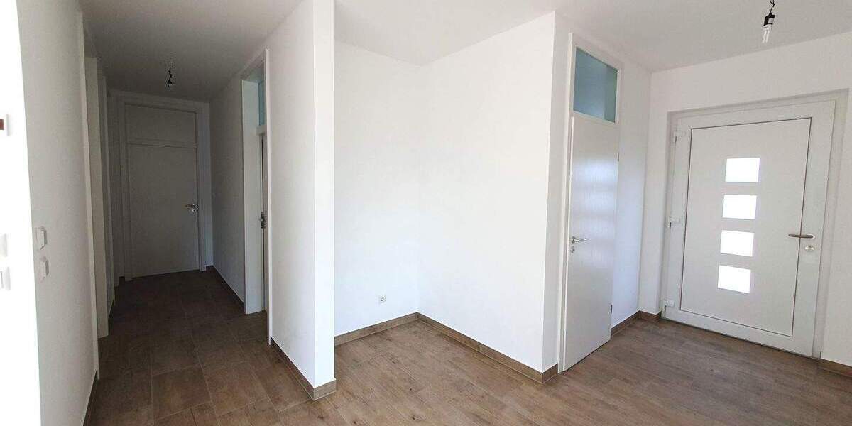 Bungalow Löbnitz - 4 Zimmer, 110 m&sup2;, 1.500&euro; | Angebot:24180833