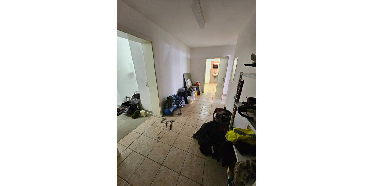 Großzügige Ladenfläche in TOP Lage im beliebten Waldstraßenviertel! 6 zimmer