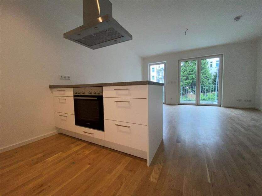 Stötteritz* Neubau* Zweitbezug* altersgerechte Whg* hell* Balkon hofseitig* offene Küche mit EBK 2 zimmer