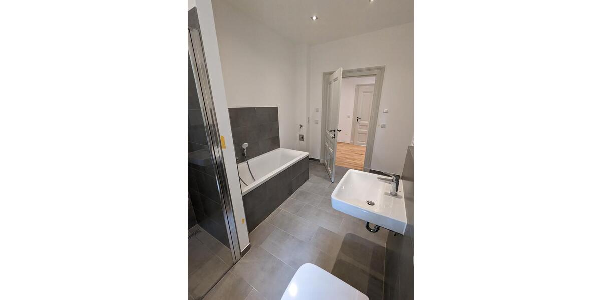 Erdgeschoßwohnung Borna - 3 Zimmer, 88 m&sup2;, 660&euro; | Angebot:26260044