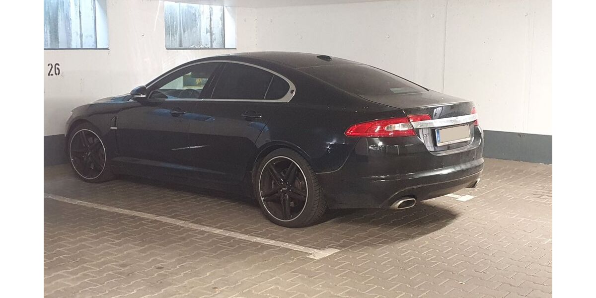 Jaguar XF 180.440 km 3.900 &euro; Leipzig 04178