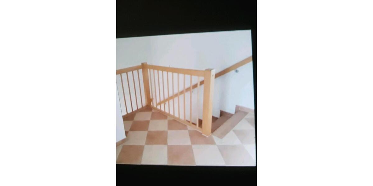 Etagenwohnung Schkopau - 4 Zimmer, 120 m&sup2;, 1.100&euro; | Angebot:25396495