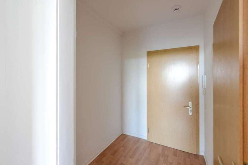 Wohnung zum Mieten in Halle 203 € 24.26 m²