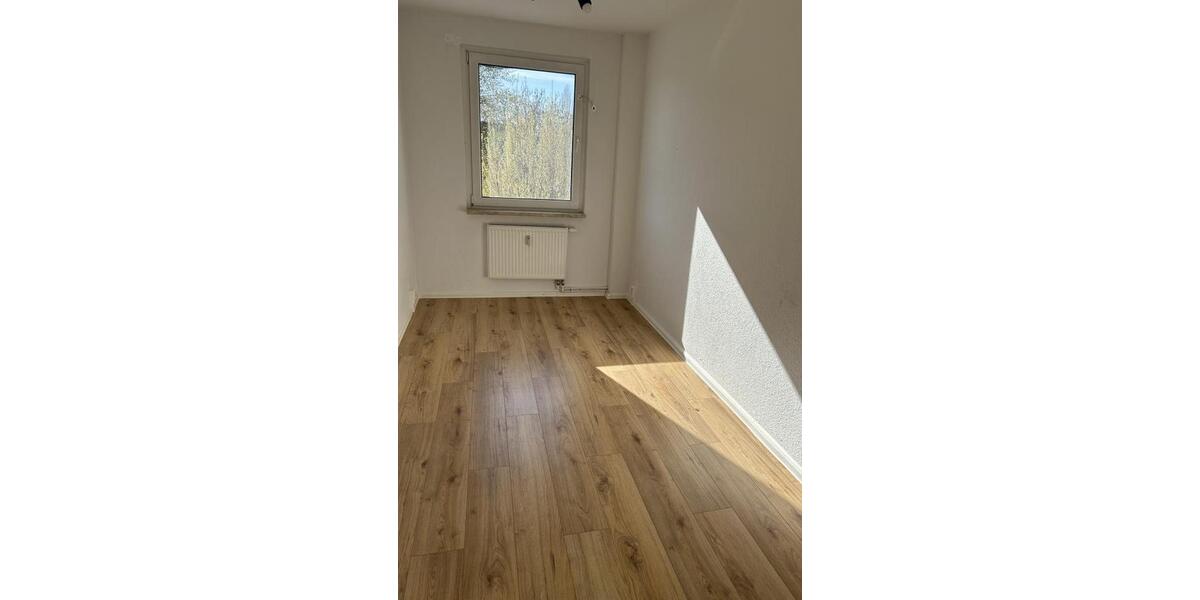 Etagenwohnung Bad Dürrenberg - 3 Zimmer, 61 m&sup2;, 351&euro; | Angebot:26088596