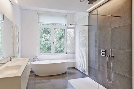 Schicke 3Zi-Wohnung mit Balkon I Ruhig & grün gelegen I Moderner Erstbezug nach Sanierung 3 zimmer