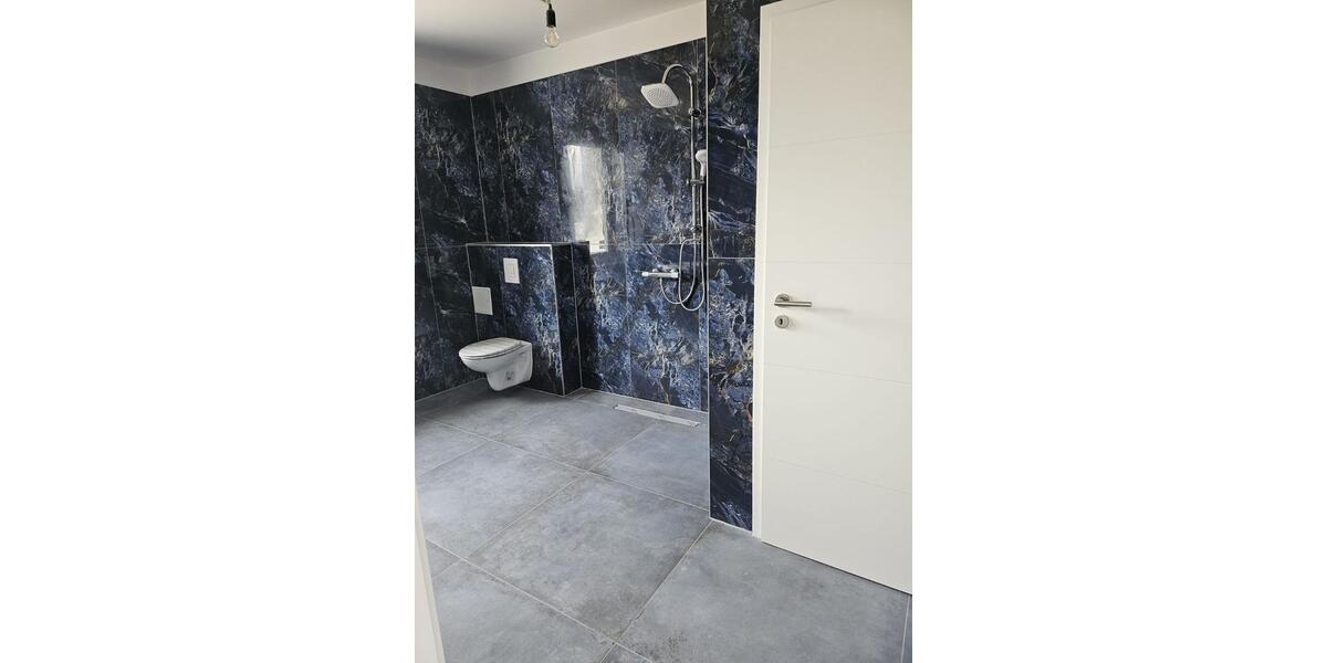 Sonnige, geräumige, neu sanierte Wohnung 5 zimmer