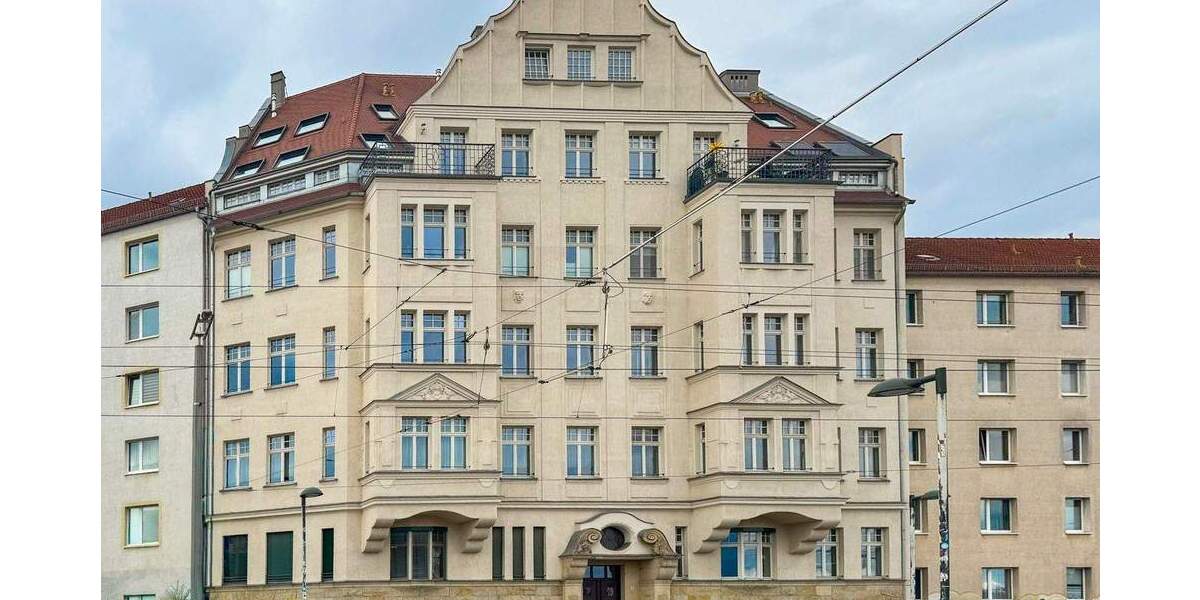 Frei werdend im Zentrum! Kamin | Lift | Loggia | Bad en suite + Gäste-WC | 2015 hochwertig saniert 2 zimmer