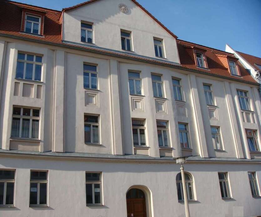 Wohnung zum Mieten in Halle 350 € 43.07 m²