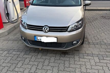 VW Touran 195.899 km 8.300 &euro; Böhlen 04564