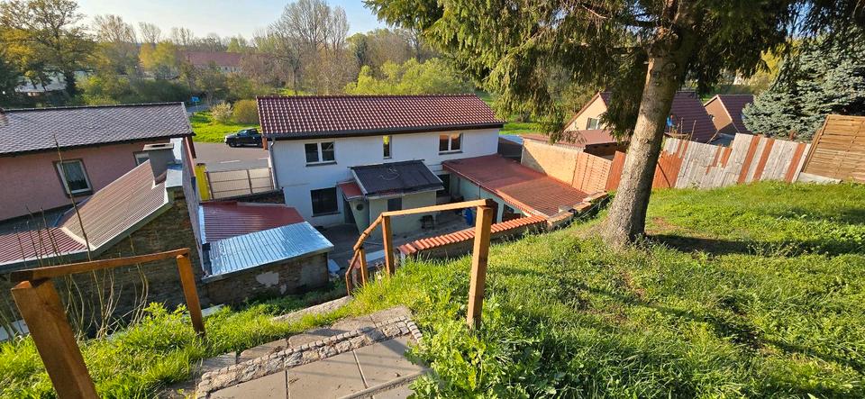 Einfamilienhaus Hohenmölsen - 3 Zimmer, 130 m&sup2;, 85.000&euro; | Angebot:26337976