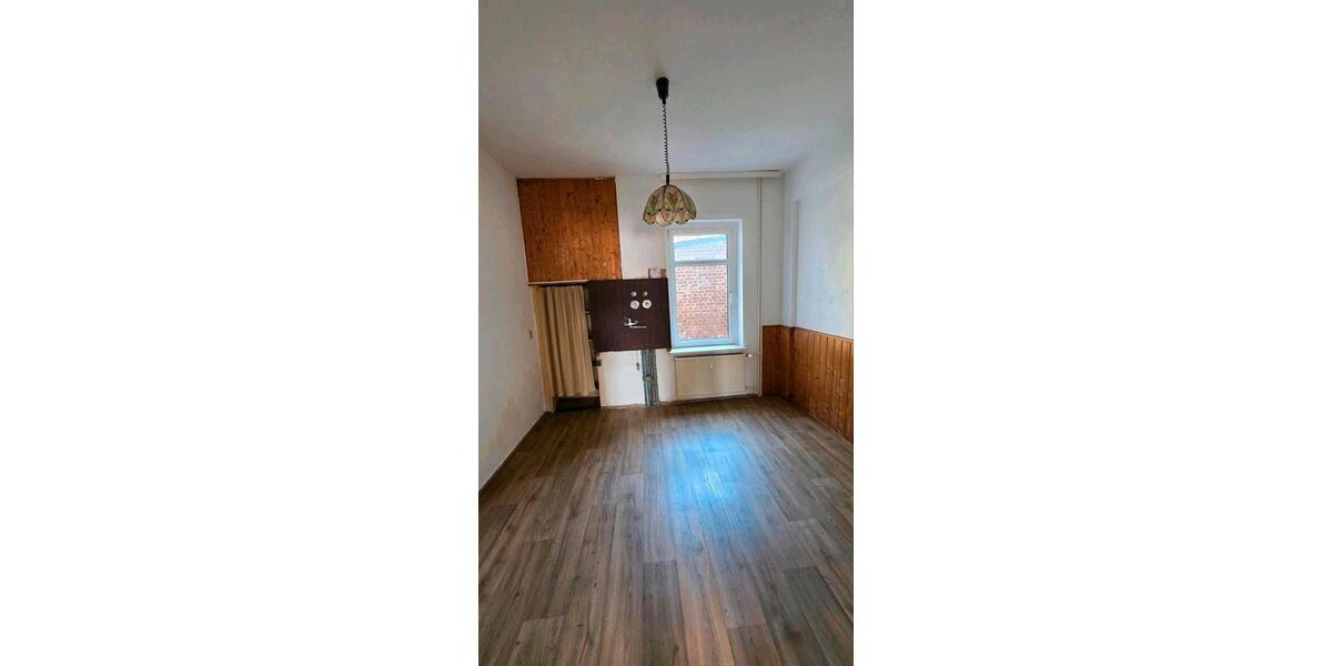 Reihenhaus Wurzen - 12 Zimmer, 163 m&sup2;, 87.500&euro; | Angebot:26223455