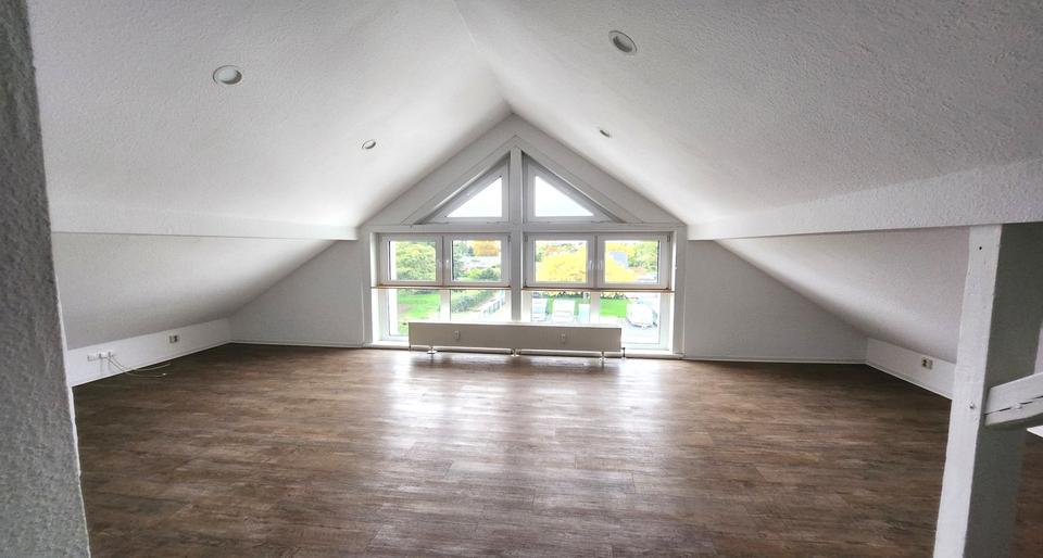 Dachgeschoßwohnung Schkeuditz - 1 Zimmer, 42 m&sup2;, 419&euro; | Angebot:26195911