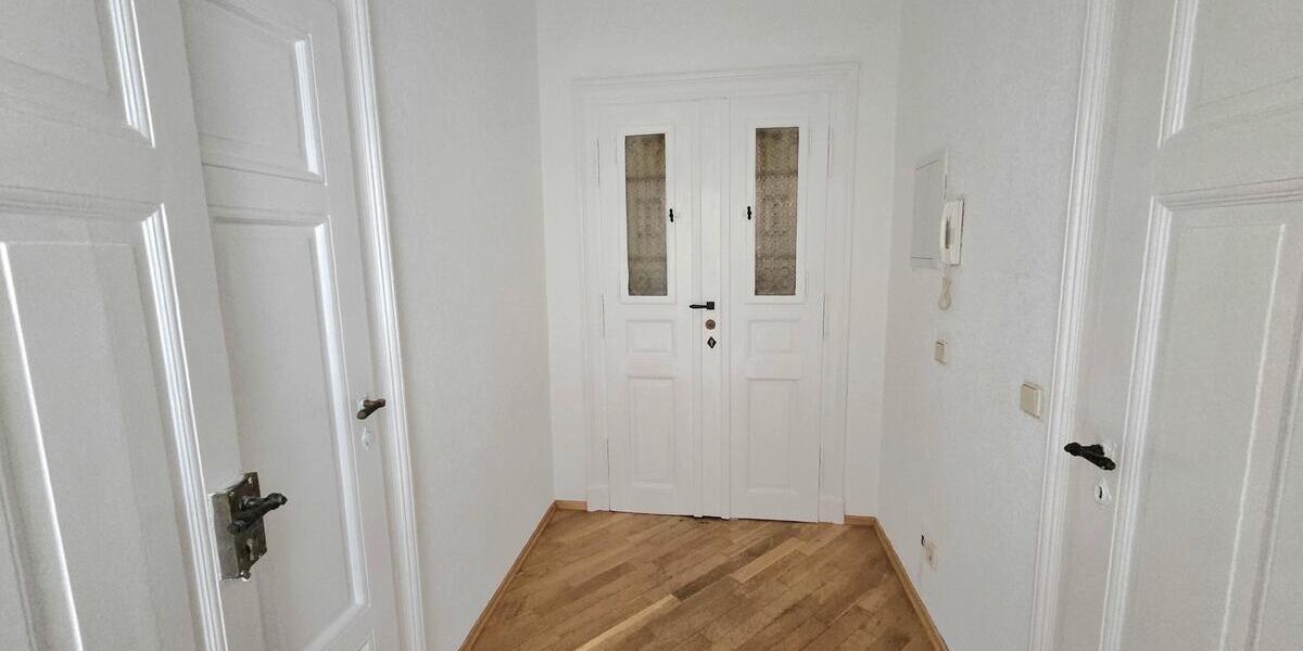 Großzügige 1-Zimmer-Wohnung mit Parkettfußboden und Tageslichtbad! - Erdgeschoßwohnung Leipzig Stötteritz | Angebot:26383876