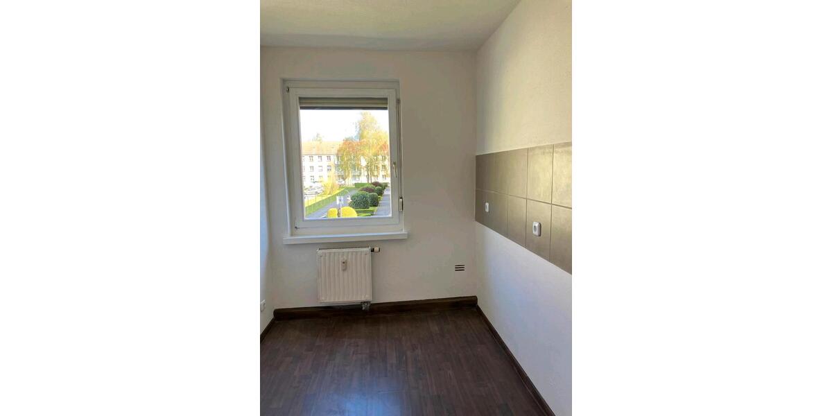 Etagenwohnung Hohenmölsen - 2 Zimmer, 50 m&sup2;, 400&euro; | Angebot:26262553