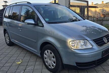 VW Touran 331.000 km 2.490 &euro; Leipzig - Ost 04328