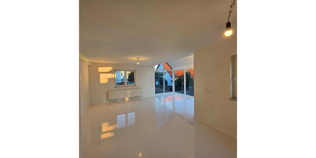 Einfamilienhaus Hohenmölsen - 5 Zimmer, 121 m&sup2;, 349.000&euro; | Angebot:25924980