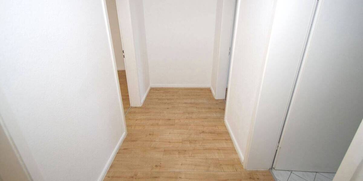 Denkmalschutz - 4-Zimmerwohnung mit Balkon in ruhiger Seitenstraße in Leipzig, Anger-Crottendorf 4 zimmer