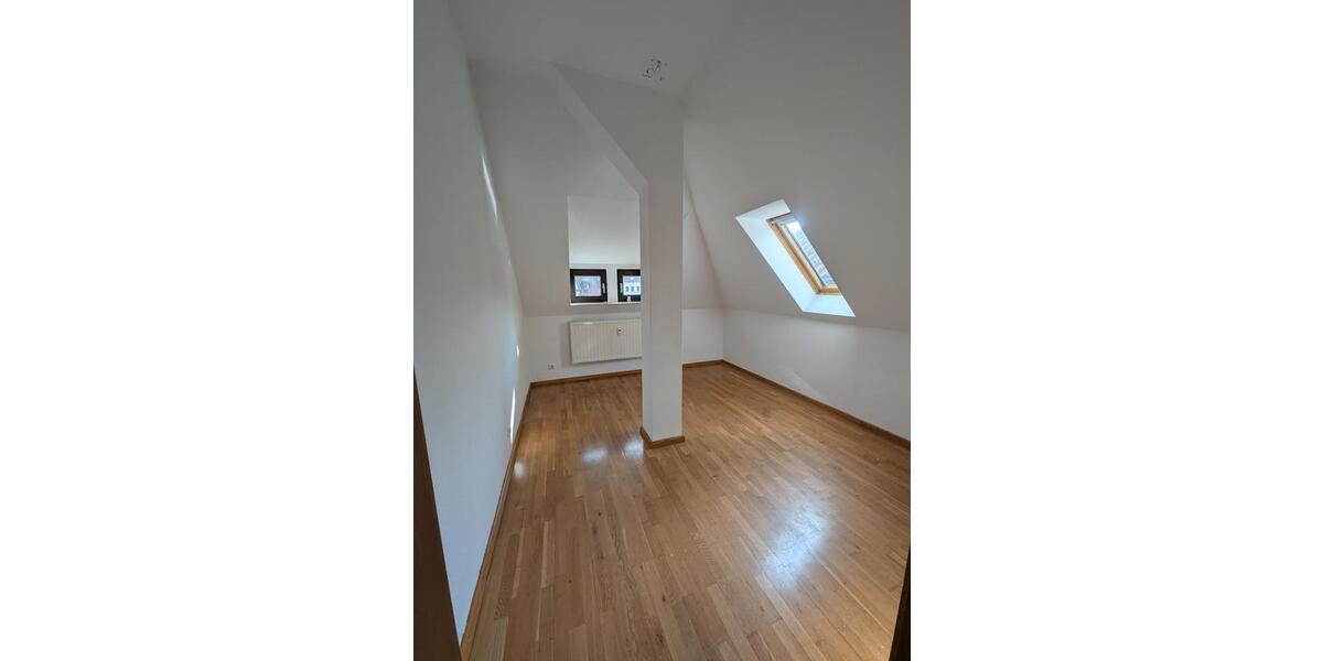 Dachgeschoßwohnung Leipzig Mitte - 3 Zimmer, 72 m&sup2;, 553&euro; | Angebot:25871102