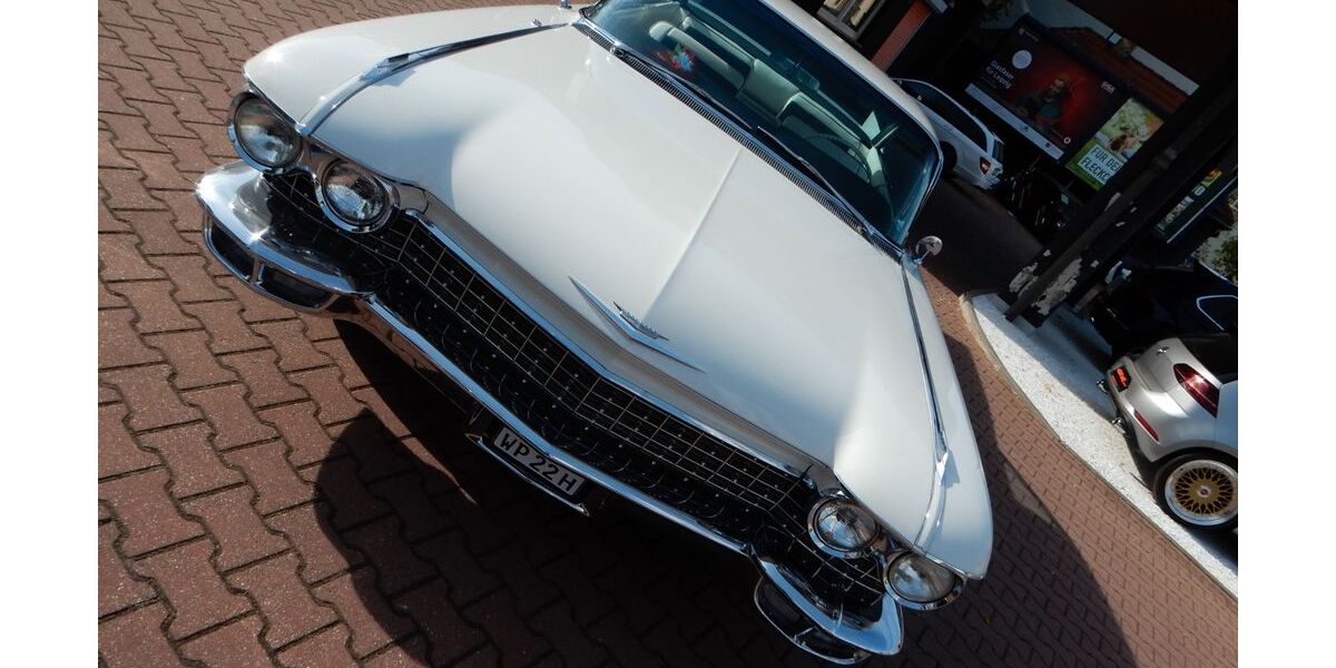 Cadillac Deville 99.999 km 49.994 &euro; Leipzig 04289