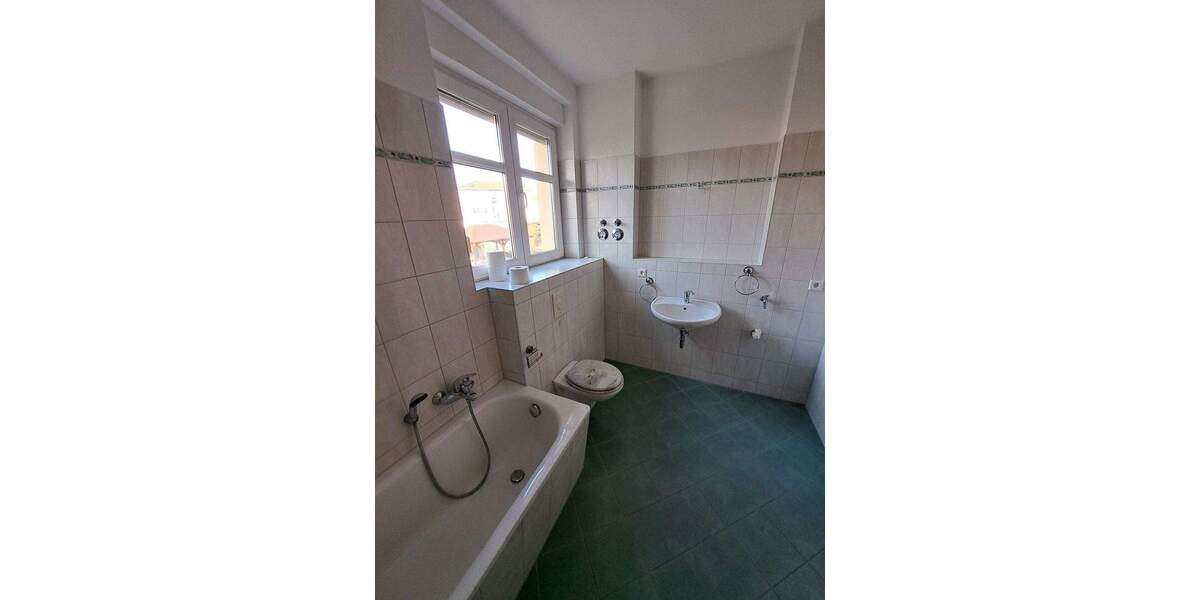 Etagenwohnung Leuna - 3 Zimmer, 95 m&sup2;, 180.000&euro; | Angebot:25740298