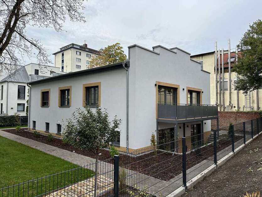 Haus zum Mieten in Leipzig 2.380 € 170 m²