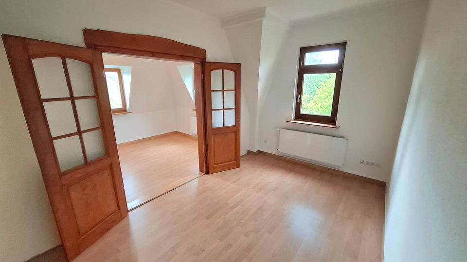 Dachgeschoßwohnung Leipzig Nordwest - 4 Zimmer, 90 m&sup2;, 999&euro; | Angebot:26678723