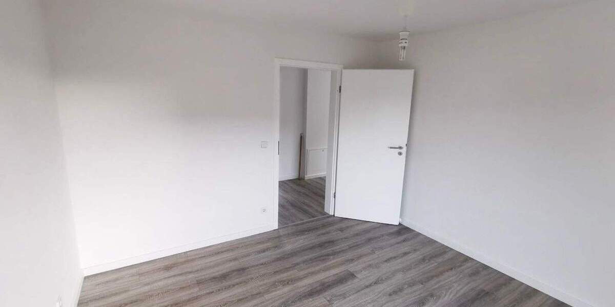 Doppelhaushälfte Leuna Zöschen - 4 Zimmer, 102 m&sup2;, 300.000&euro; | Angebot:25695165