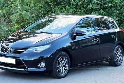 Toyota Auris 75.695 km 11.850 &euro; Leipzig 04347