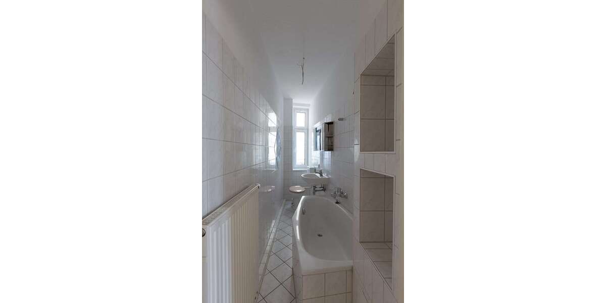 Faktor 18,9! - Saniertes Wohn- und Geschäftshaus mit Balkonen zimmer