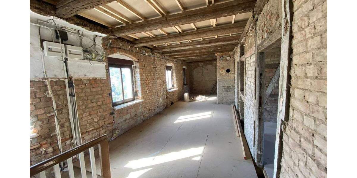 Historisches Wohnhaus mit Seele - modernes Wohnen in klassischem Ambiente I 3-Zi & Terrasse I Modern 3 zimmer