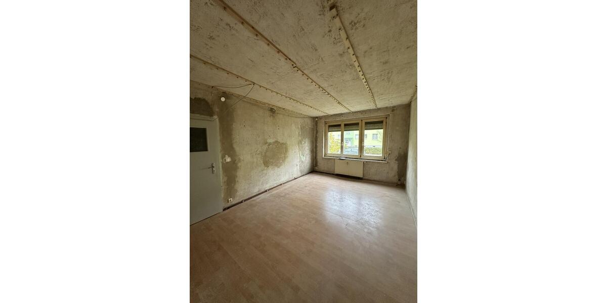 Hochparterre Hohenmölsen - 3 Zimmer, 67 m&sup2;, 62.000&euro; | Angebot:25253817