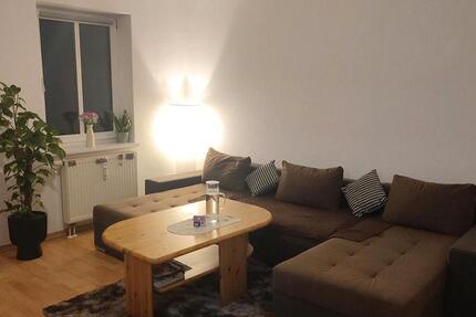 Wohnung mit Einbauküche und Badezimmer mit Tageslicht zimmer