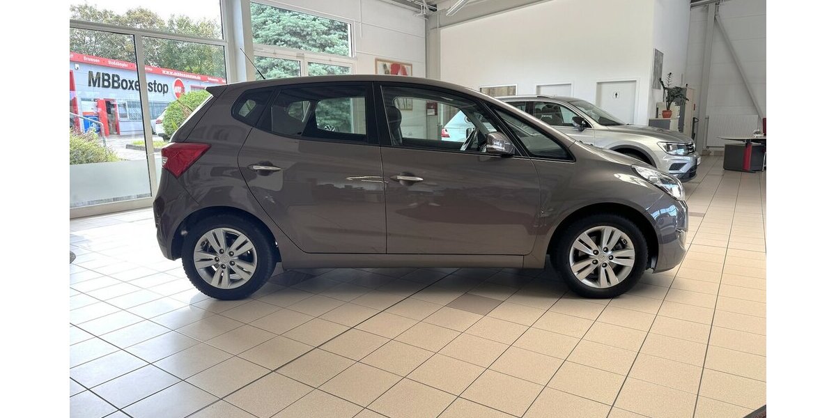 Hyundai ix20 FIFA world Cup Edition Automatik/LEDER/AHK/ 59.985 km 10.990 &euro; Leipzig 04347