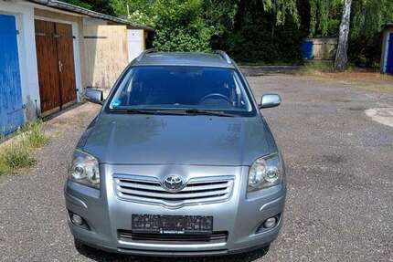 Toyota Avensis 165.600 km 3.800 &euro; Borna 04552