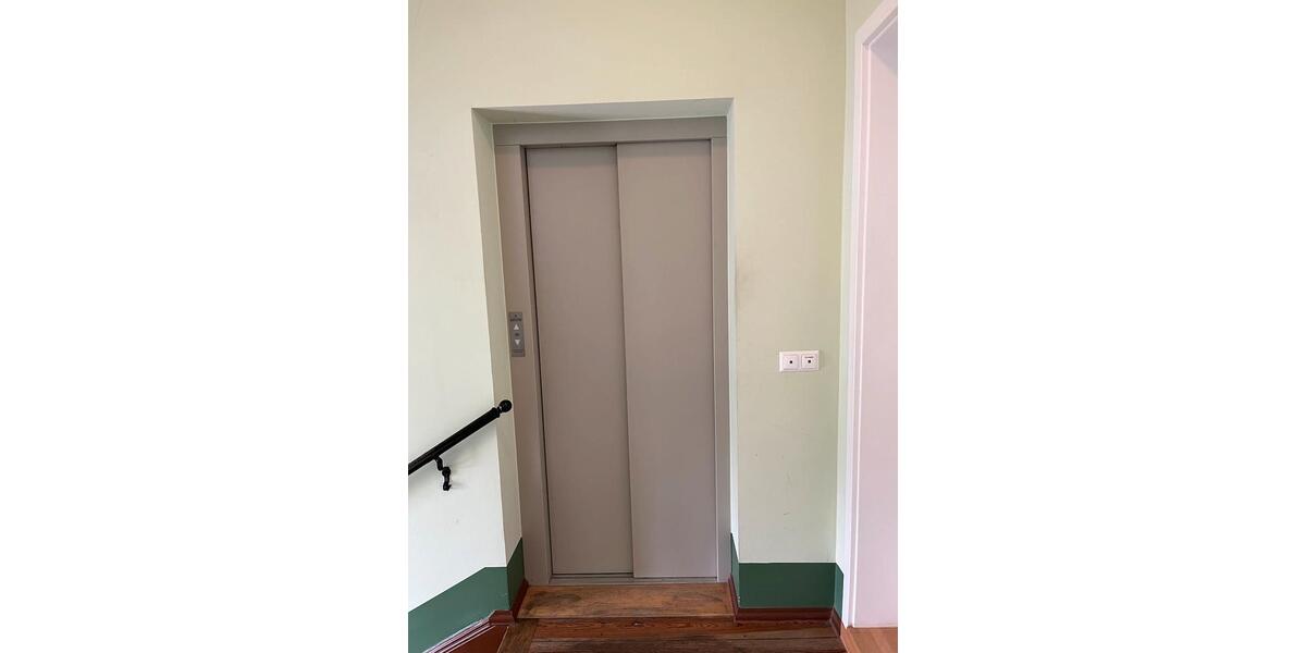 Etagenwohnung mit Balkon in ruhiger Wohngegend 4 zimmer