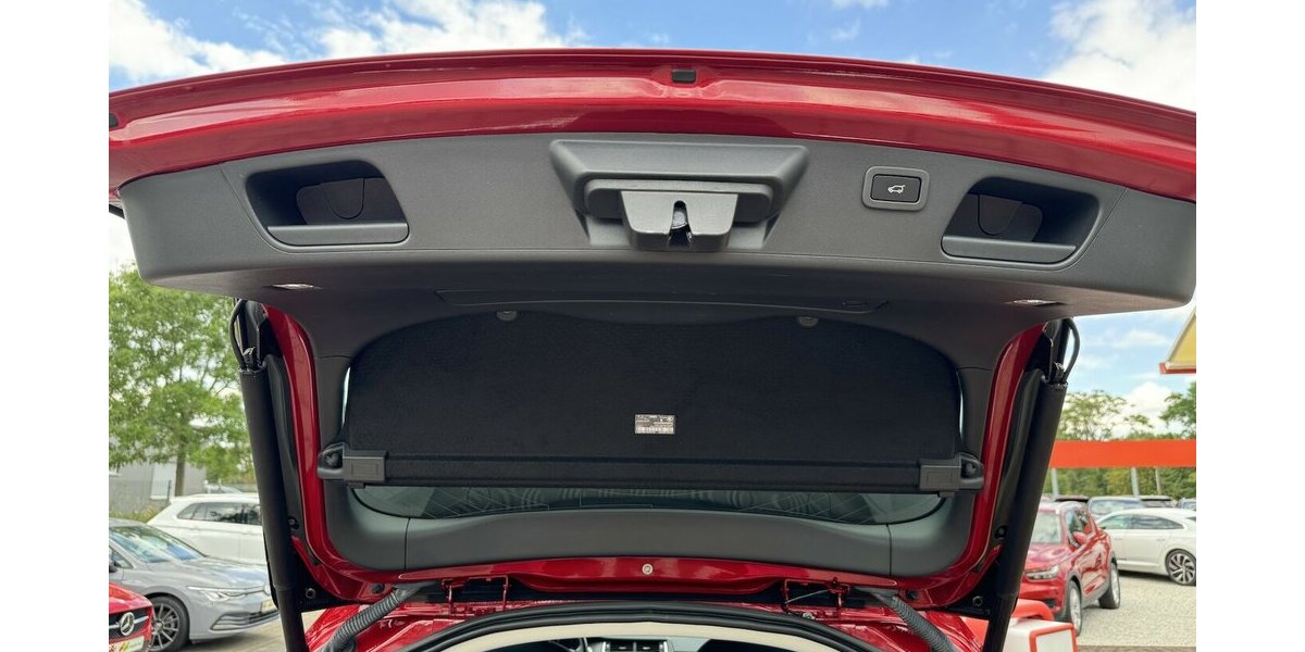 Jaguar E-Pace P250 AWD /LED//DAB/Sound/Spur/Kamera/Ahk 48.110 km 22.990 &euro; Leipzig 04347