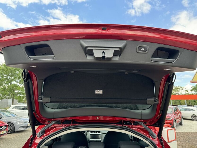 Jaguar E-Pace P250 AWD /LED//DAB/Sound/Spur/Kamera/Ahk 48.110 km 22.990 € Leipzig 04347