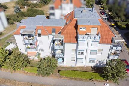 EINZIEHEN UND WOHLFÜHLEN Renovierte 2-Raum-Wohnung mit Balkon & TG-Stellplatz 2 zimmer