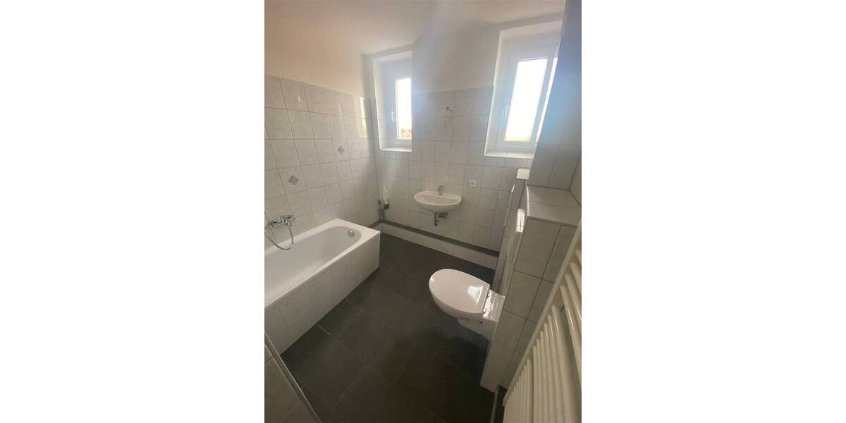 Knautkleeberg* neu renovierte 3 Raum-Whg.* 2.OG* Balkon* Tageslichtbad mit Wanne 3 zimmer