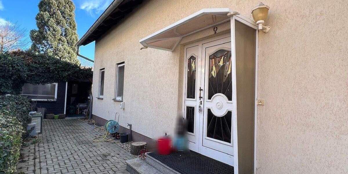 Mehrfamilienhaus, Wohnhaus Hohenmölsen - 8 Zimmer, 211 m&sup2;, 365.000&euro; | Angebot:25897935