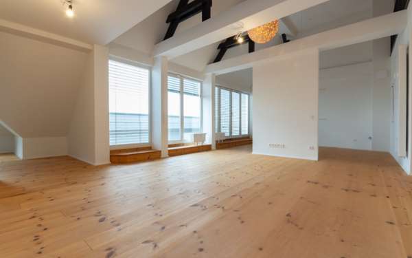 Wohnung zum Mieten in Leipzig | Sellerhausen-Stünz 2.112 € 183.62 m² 5 zimmer